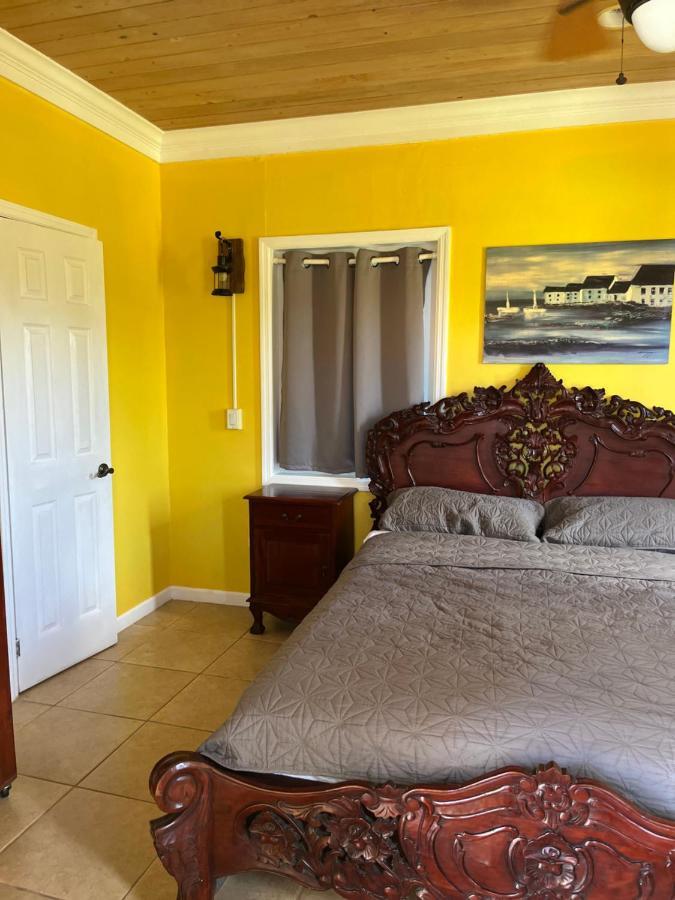 Bay Inn Estates Alice Town  Екстер'єр фото