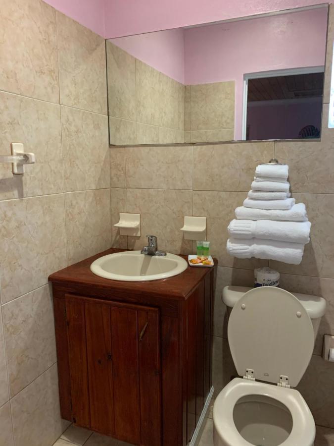 Bay Inn Estates Alice Town  Екстер'єр фото